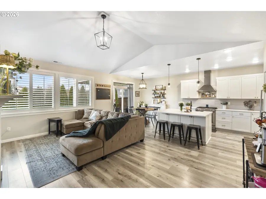 2049 NW Mcgarey Dr, McMinnville, OR 97128 - #3