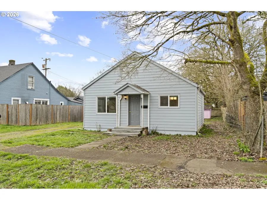 220 NW Lincoln St, Sheridan, OR 97378 - #2