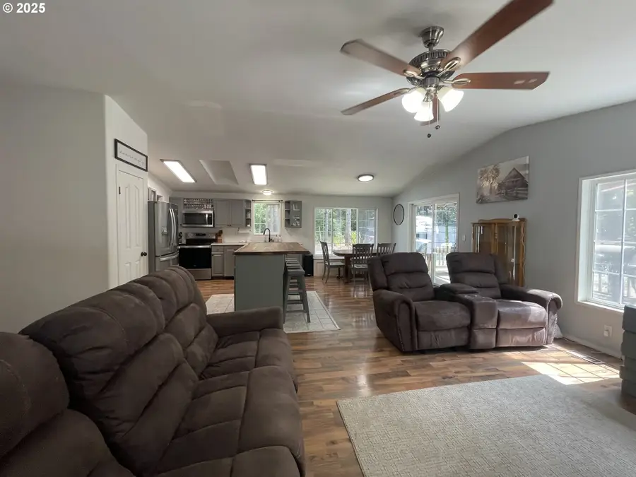 56129 Tom Smith Rd, Bandon, OR 97411 - Image #3