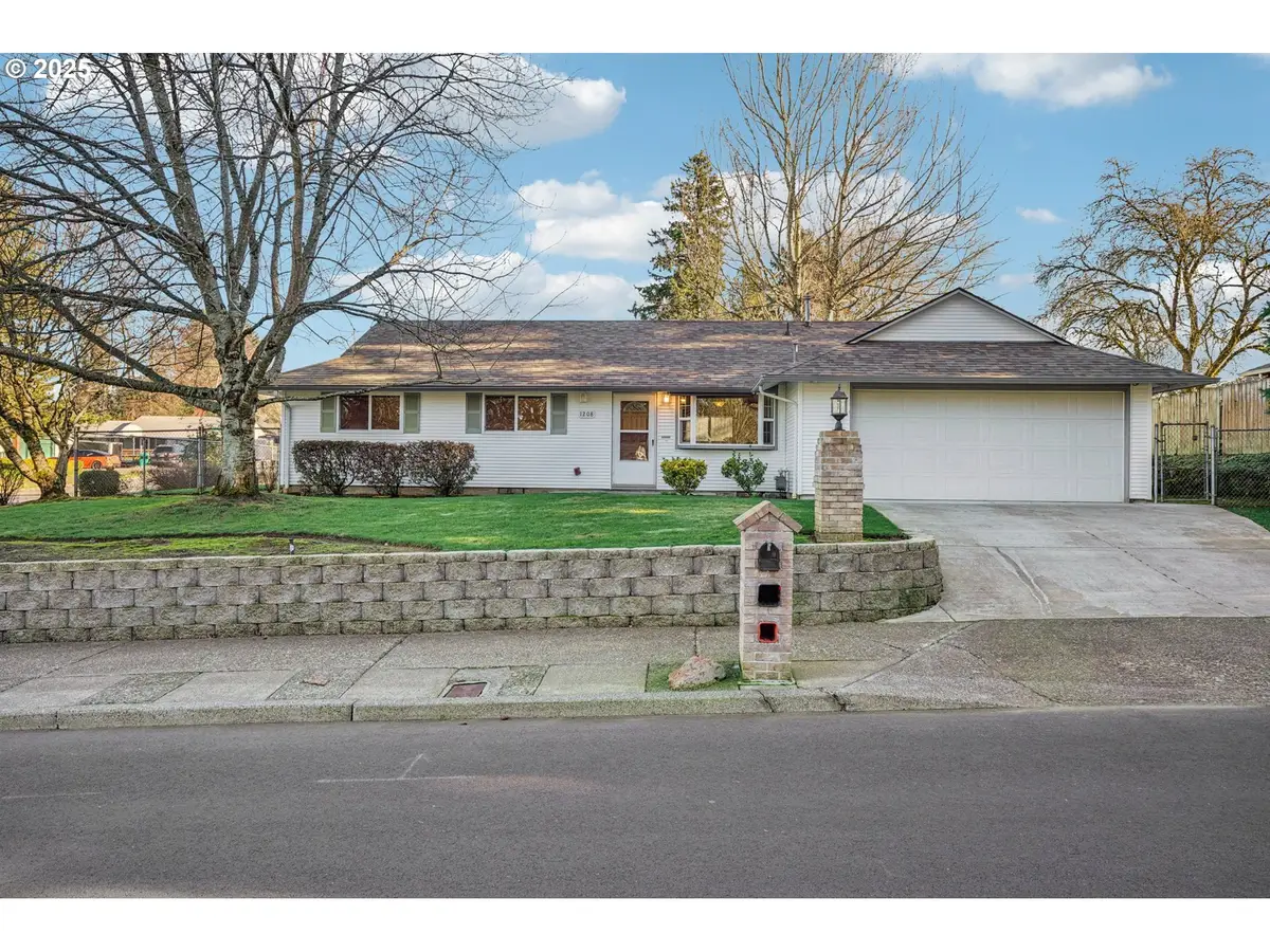 1208 SE 209th Ave, Gresham, OR 97030 - Image #1