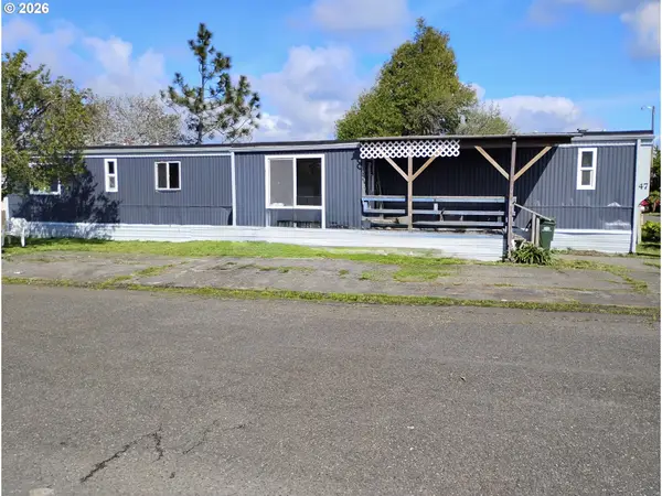 1000 N 8th St #47, Reedsport, OR 97467