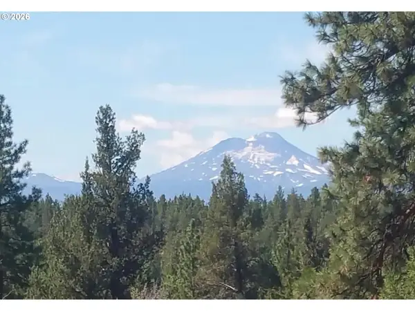 17672 Wilt Rd, Sisters, OR 97759
