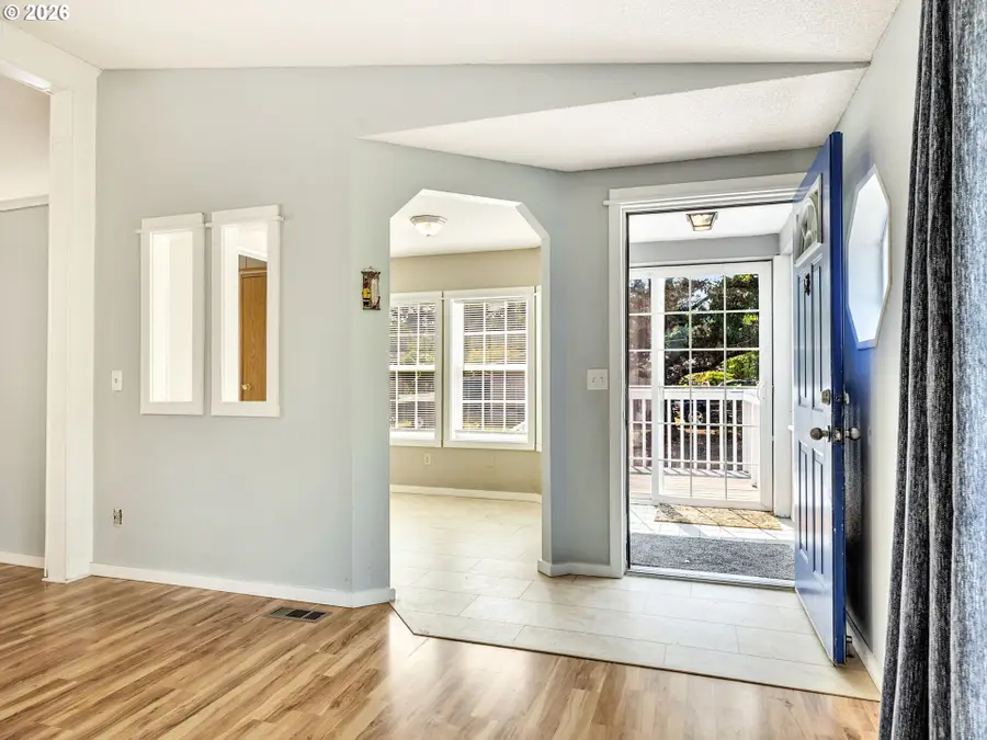 29044 R St, Long Beach North Beach Peninsula, WA 98640 - #3