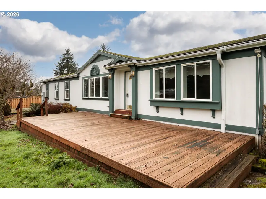 114 Sherman Pl, Saint Helens, OR 97051 - Image #2