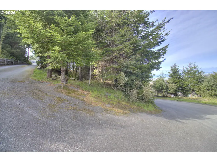 Seaview Ln, Gold Beach, OR 97444 - #2