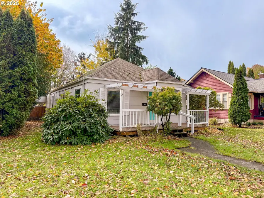 1821 Nichols Blvd, Longview, WA 98632 - #3