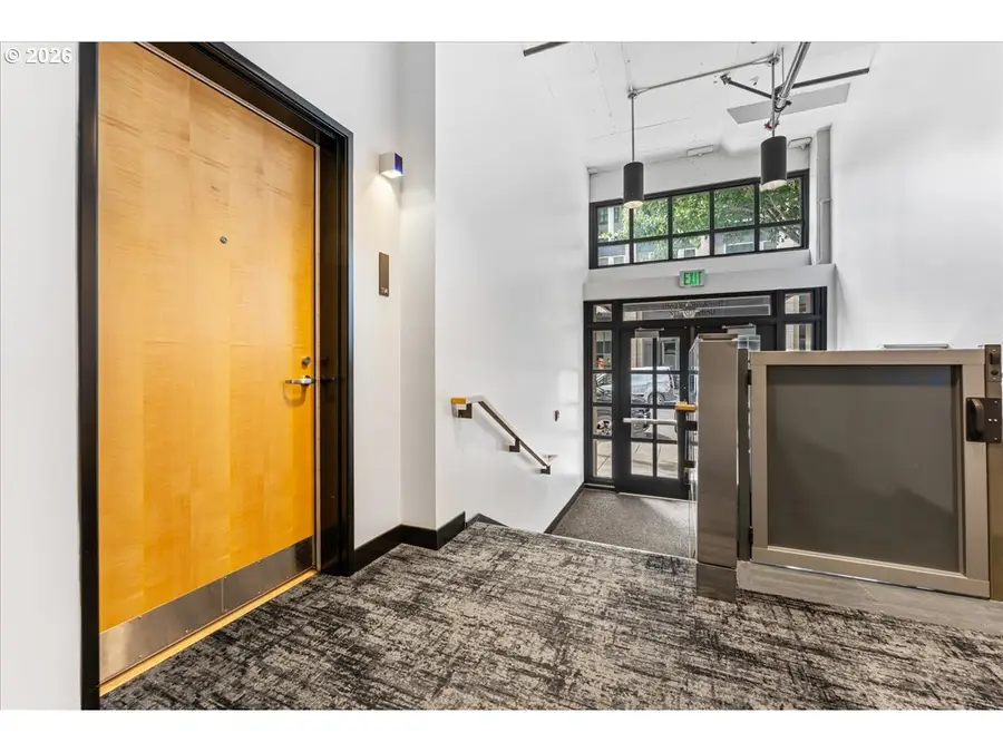 1400 NW Irving St #114, Portland, OR 97209 - #3