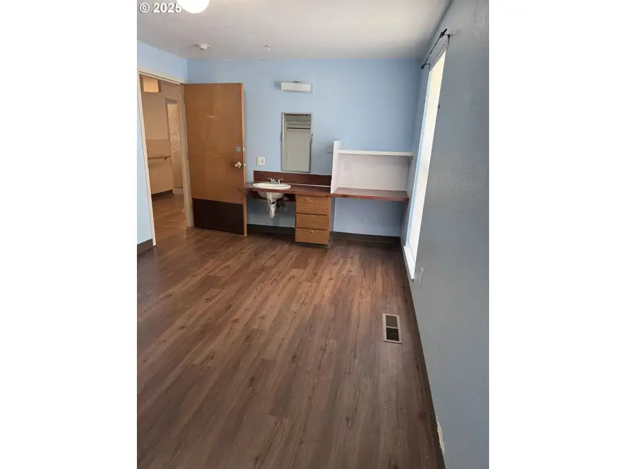 675 W Madrona Ave, Hermiston, OR 97838 - Image #3