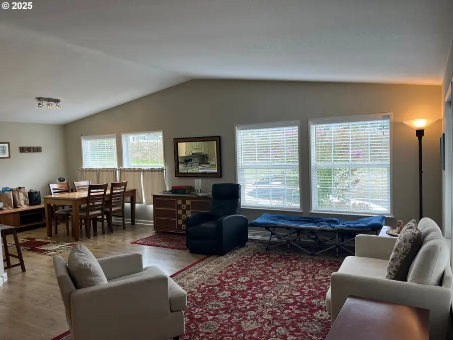 141 River Ridge Ave, Roseburg, OR 97471 - Image #3