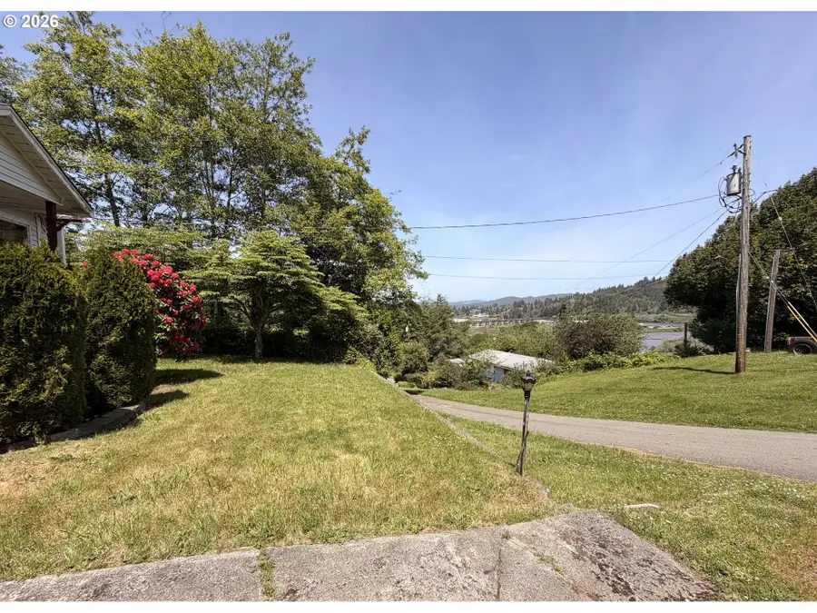 63554 Dusty Rd, Bunker Hill, OR 97420 - #3