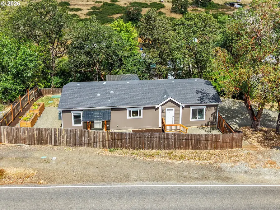 4458 Shoestring Rd, Riddle, OR 97469 - #2