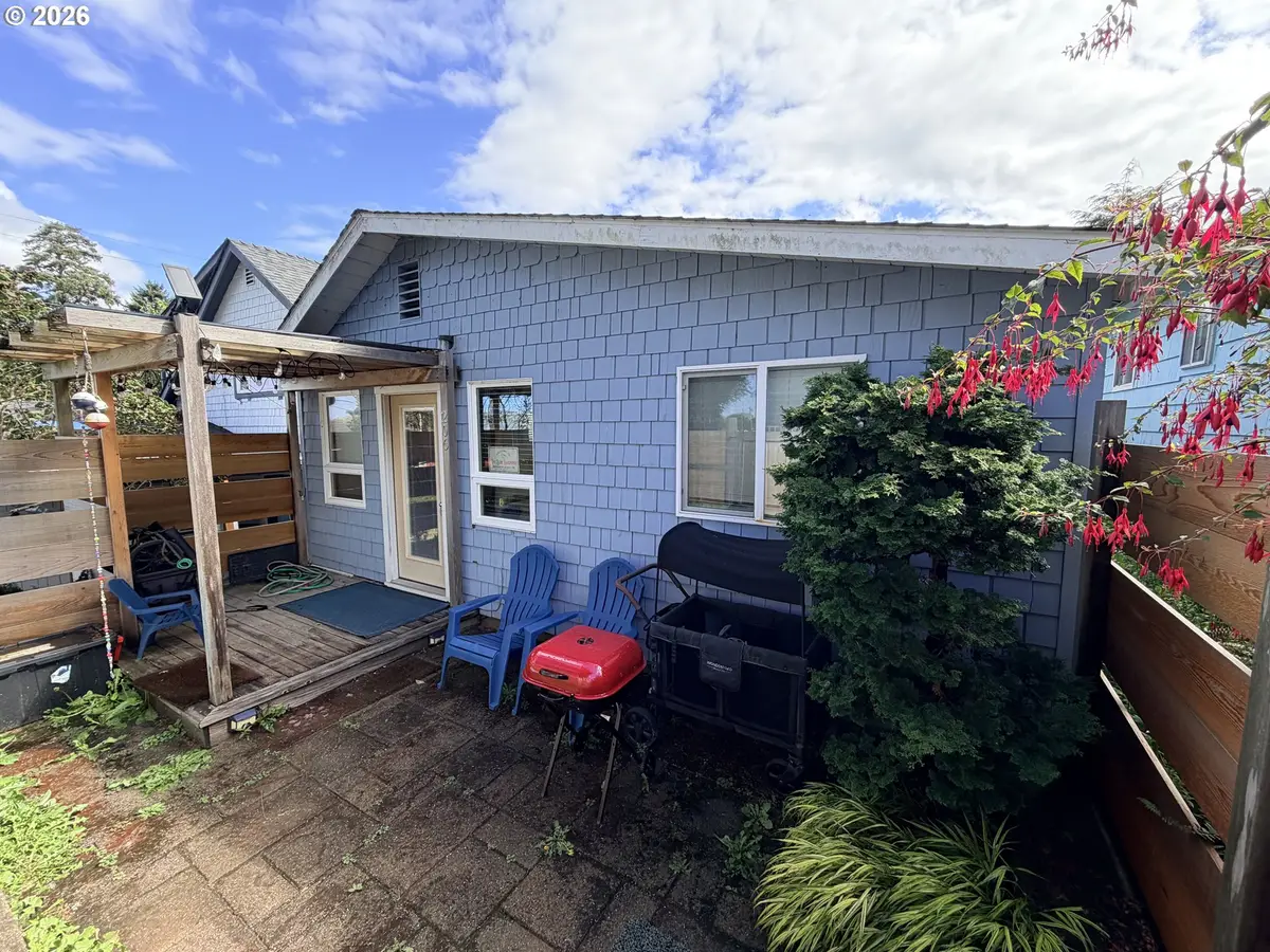 206 S Falcon St, Rockaway Beach, OR 97136 - #1