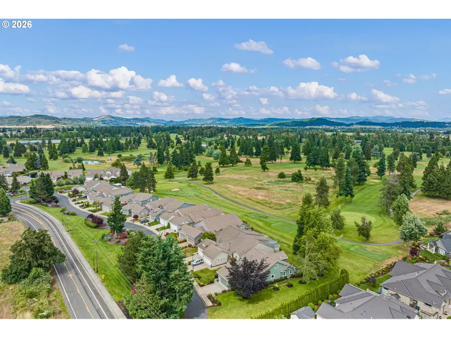 40 Magnolia Dr, Creswell, OR 97426 - #3