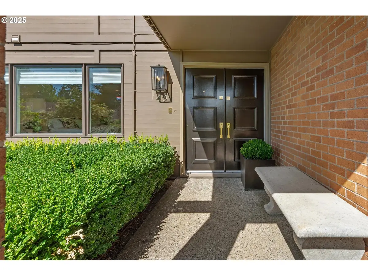 40 Condolea Ct, Lake Oswego, OR 97035 - Image #1