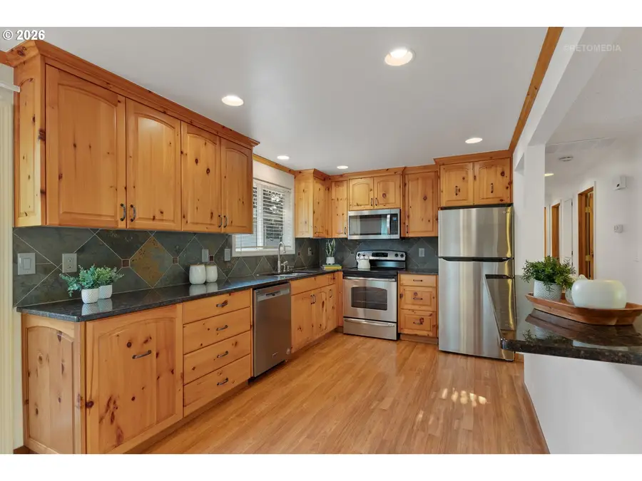 4835 Bonnet Dr, West Linn, OR 97068 - #3