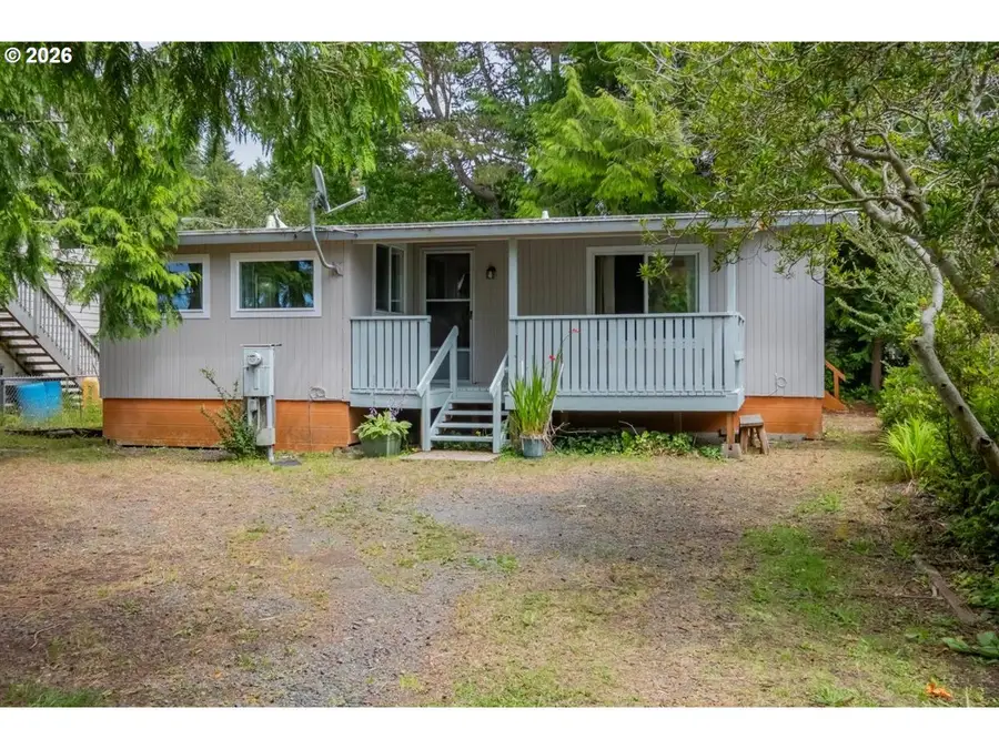 220 SE Hazelton Pl, Depoe Bay, OR 97341 - #2