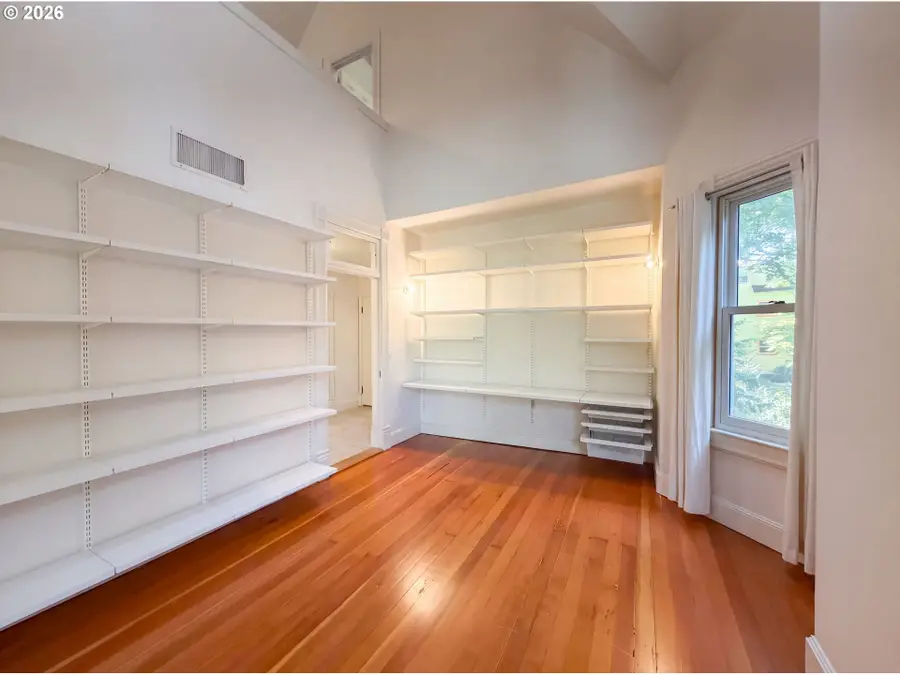 1710 NW Hoyt St, Portland, OR 97209 - #2