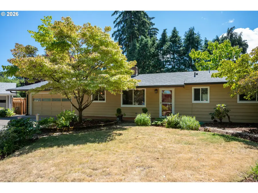 124 NE Lincoln Ct, Hillsboro, OR 97124 - #3