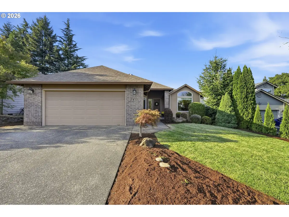 1433 Begonia Ave, Forest Grove, OR 97116 - #1