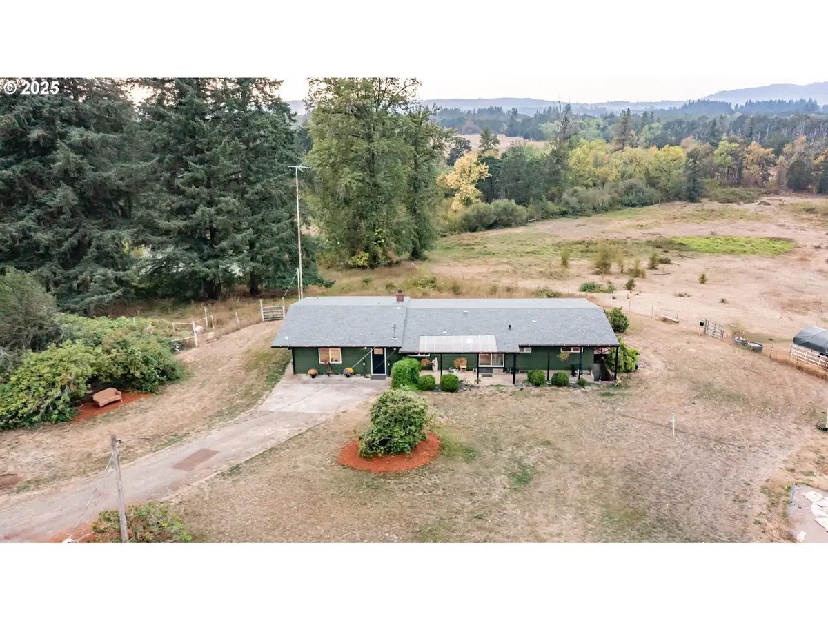 40235 Rainbow Dr, Scio, OR 97374 - Image #1