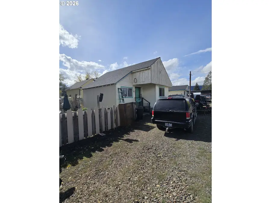502 W 8th St, Wallowa, OR 97885 - #2