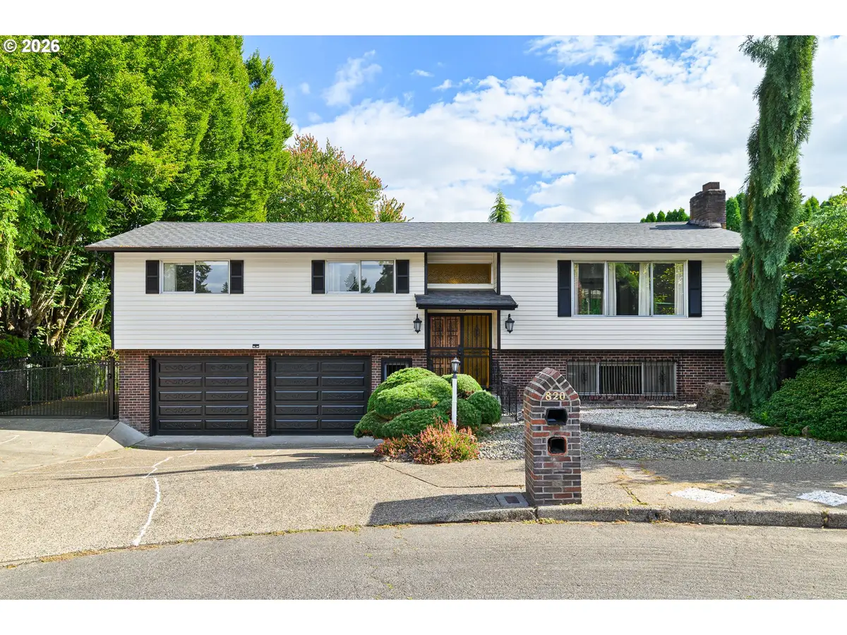 820 NE 168th Pl, Portland, OR 97230 - #1