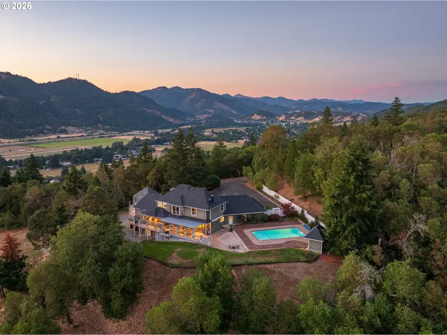 317 Aker Dr, Tri City, OR 97457 - #2