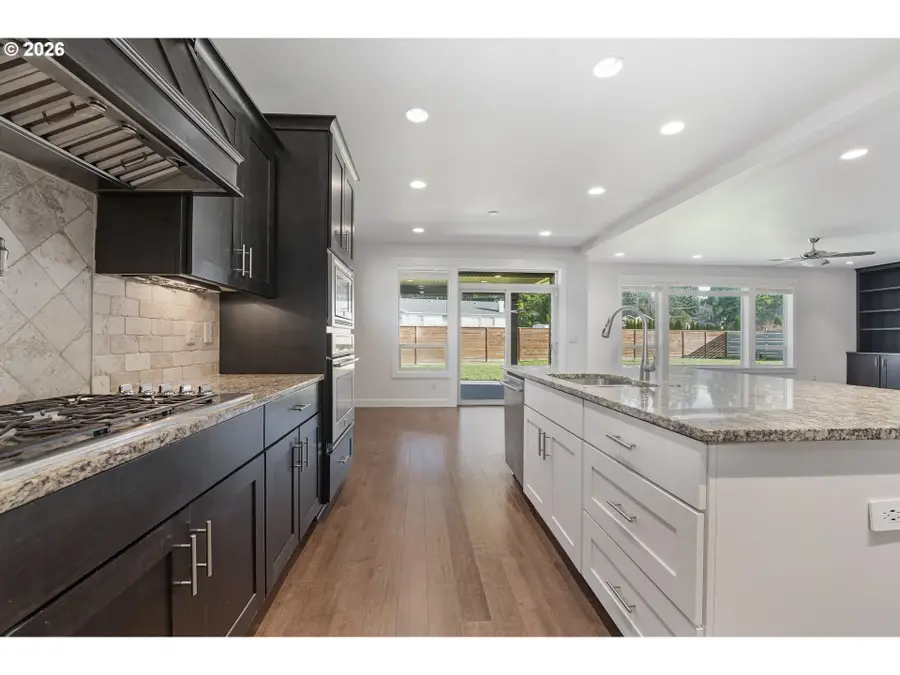 13540 SE Greenwood Ct, Clackamas, OR 97015 - Image #2