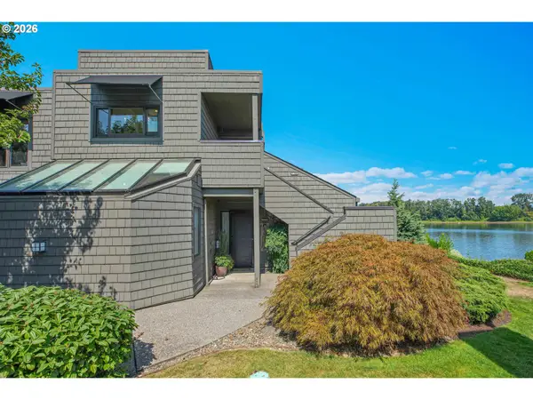 5672 S Riverpoint Ln, Portland, OR 97239