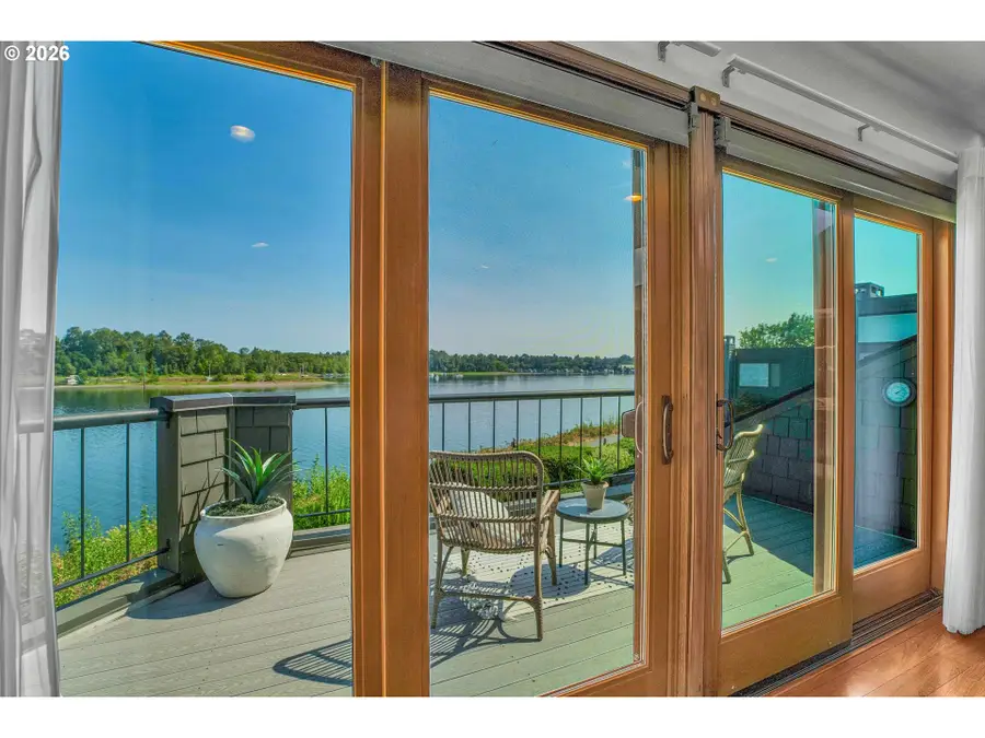 5672 S Riverpoint Ln, Portland, OR 97239 - #2