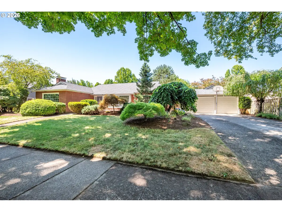 1327 18th Ave, Longview, WA 98632 - #1