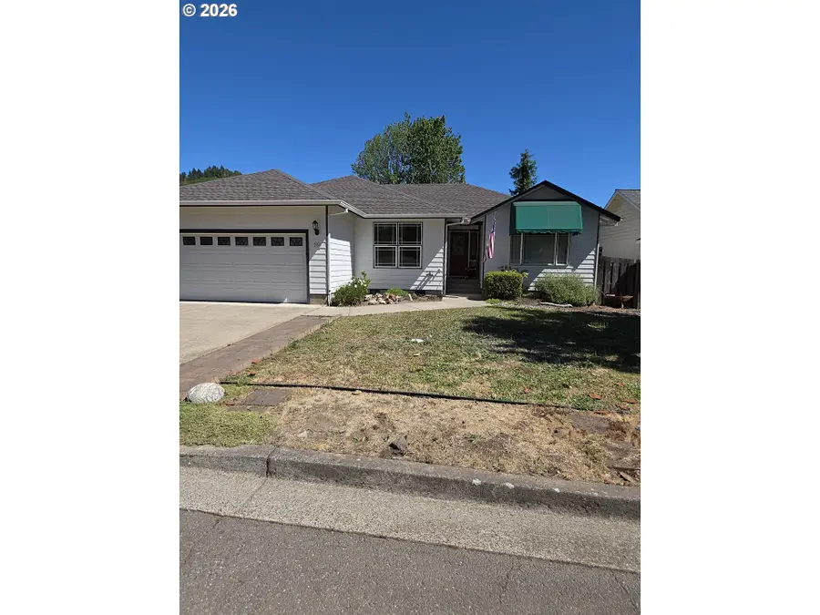 260 Village Dr, Winchester, OR 97495 - #2