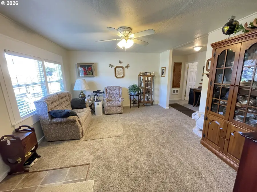 48440 Jasper Dr, Oakridge, OR 97463 - #2