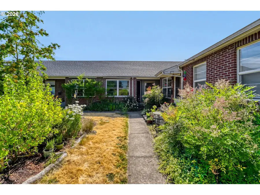 6504 N Commercial Ave #6, Portland, OR 97217 - #3