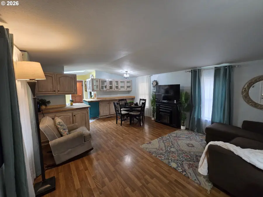 1530 Tamarack St, Sweet Home, OR 97386 - #2