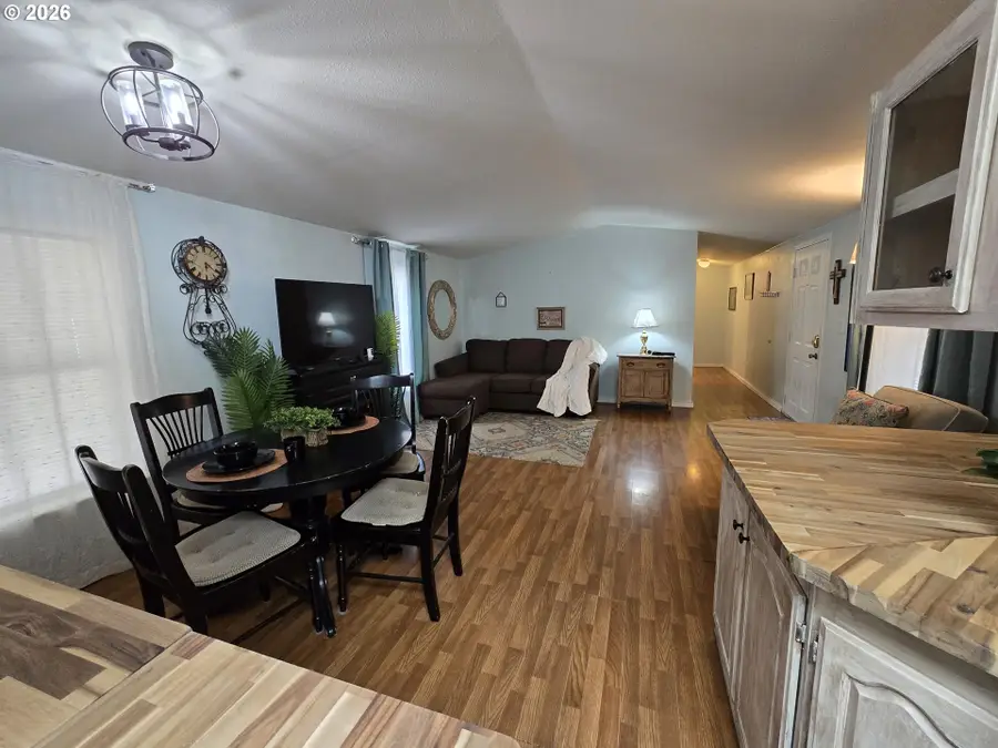 1530 Tamarack St, Sweet Home, OR 97386 - #3