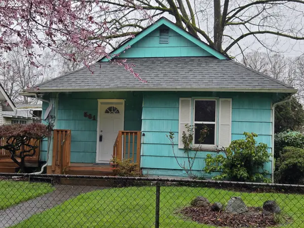561 15th Ave, Longview, WA 98632