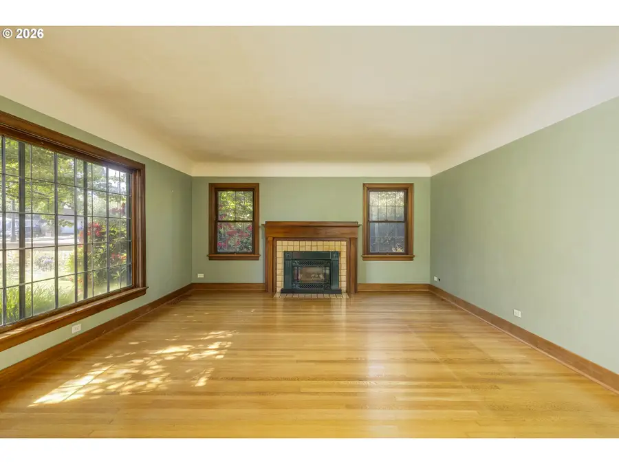 809 NE Jackson School Rd, Hillsboro, OR 97124 - #3
