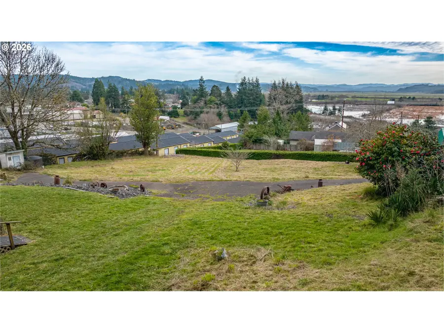 1361 Private Dr, Coquille, OR 97423 - #2