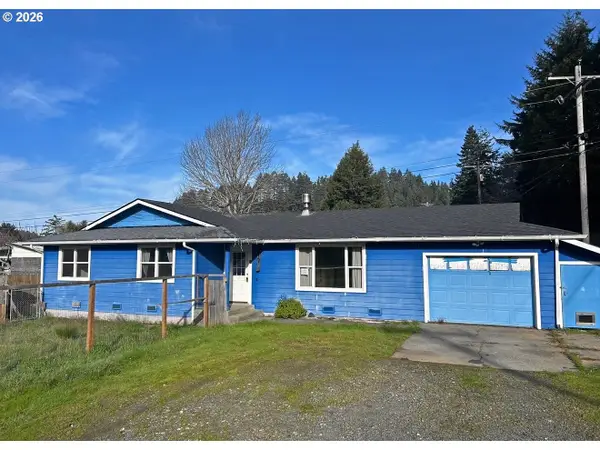 28218 Mateer Rd, GoldBeach, OR 97444
