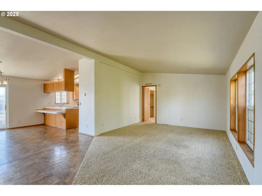 940 SE 9th St, Pendleton, OR 97801 - Image #3