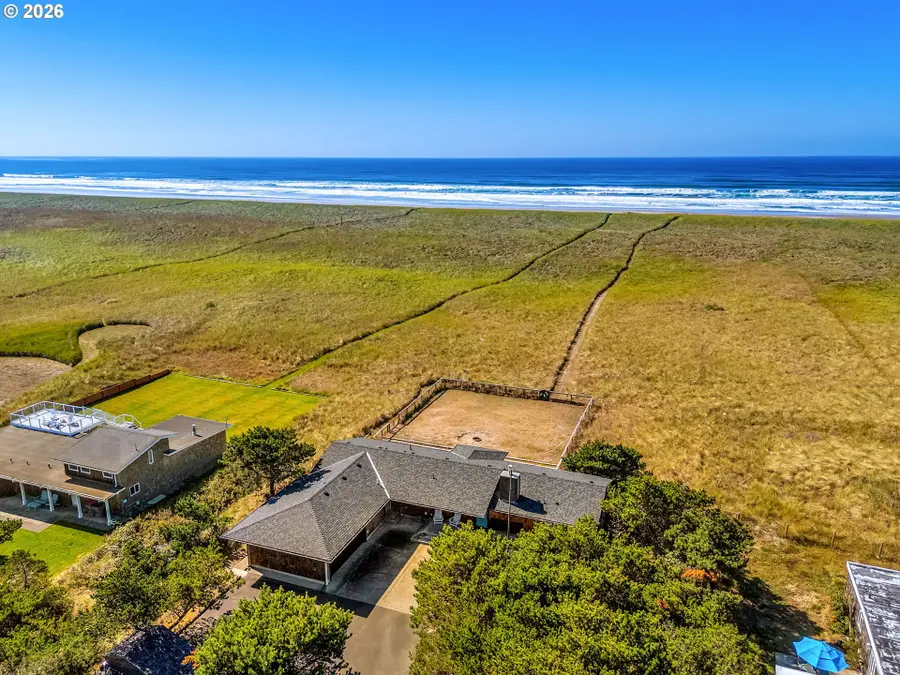 89596 Ocean Dr, Warrenton, OR 97146 - #2