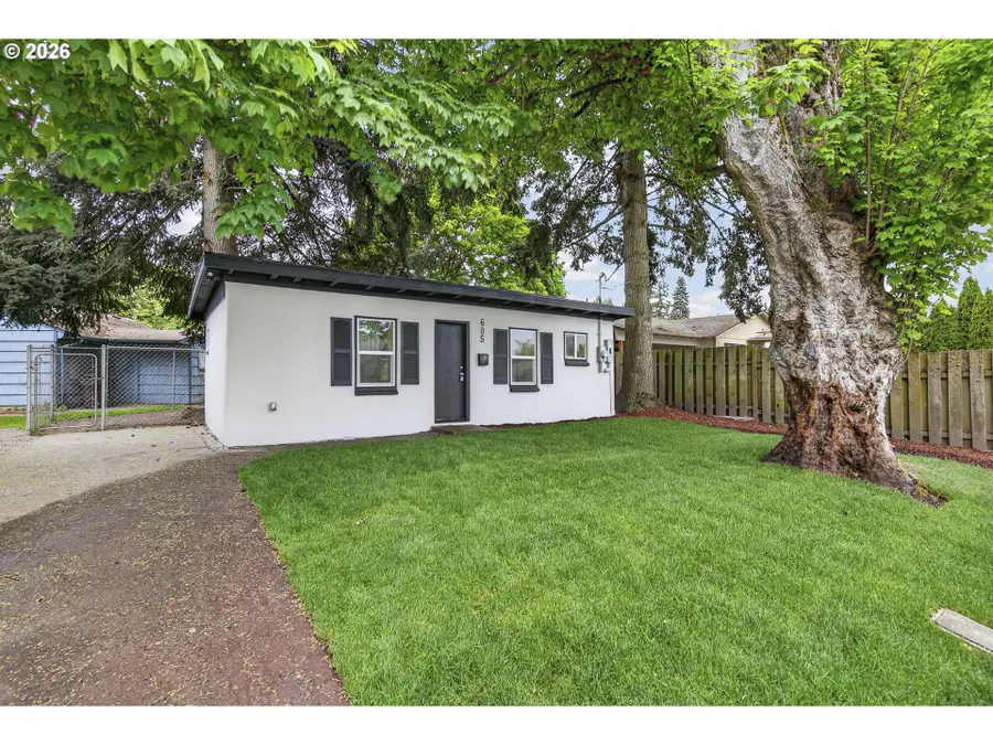 605 32nd Ave, Longview, WA 98632 - #2
