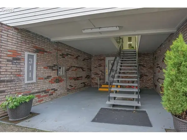 311 NE 85th St #X, Vancouver, WA 98665