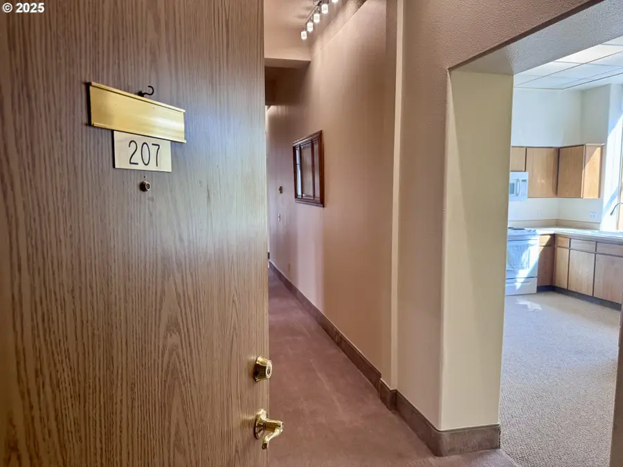 2365 4th St #207, Baker City, OR 97814 - Image #2