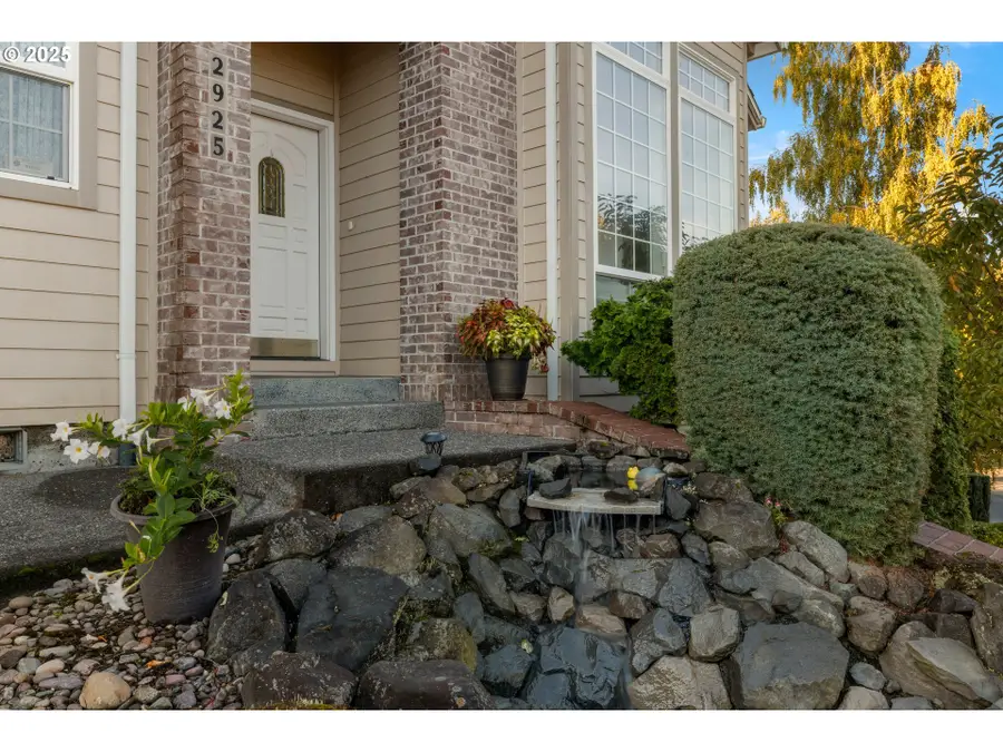 2925 SE Cleveland Dr, Gresham, OR 97080 - Image #2