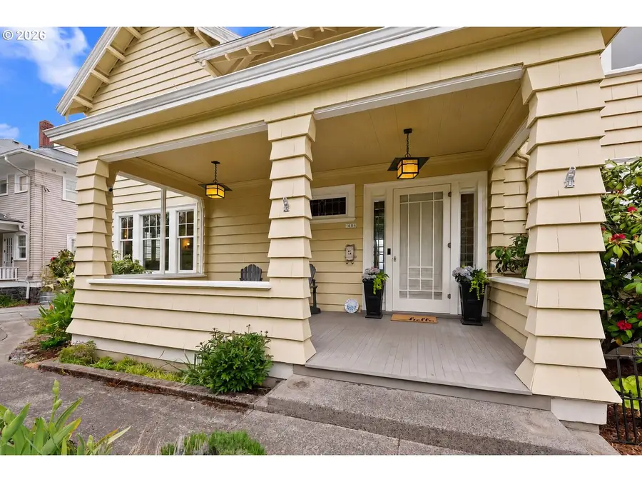 1684 Irving Ave, Astoria, OR 97103 - #3