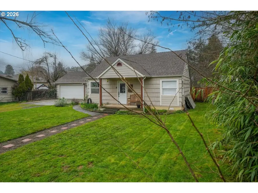 422 Elder St, Drain, OR 97435 - #3