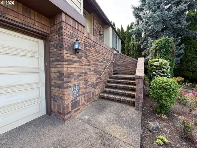 1344 Regency Dr, Eugene, OR 97401 - #2