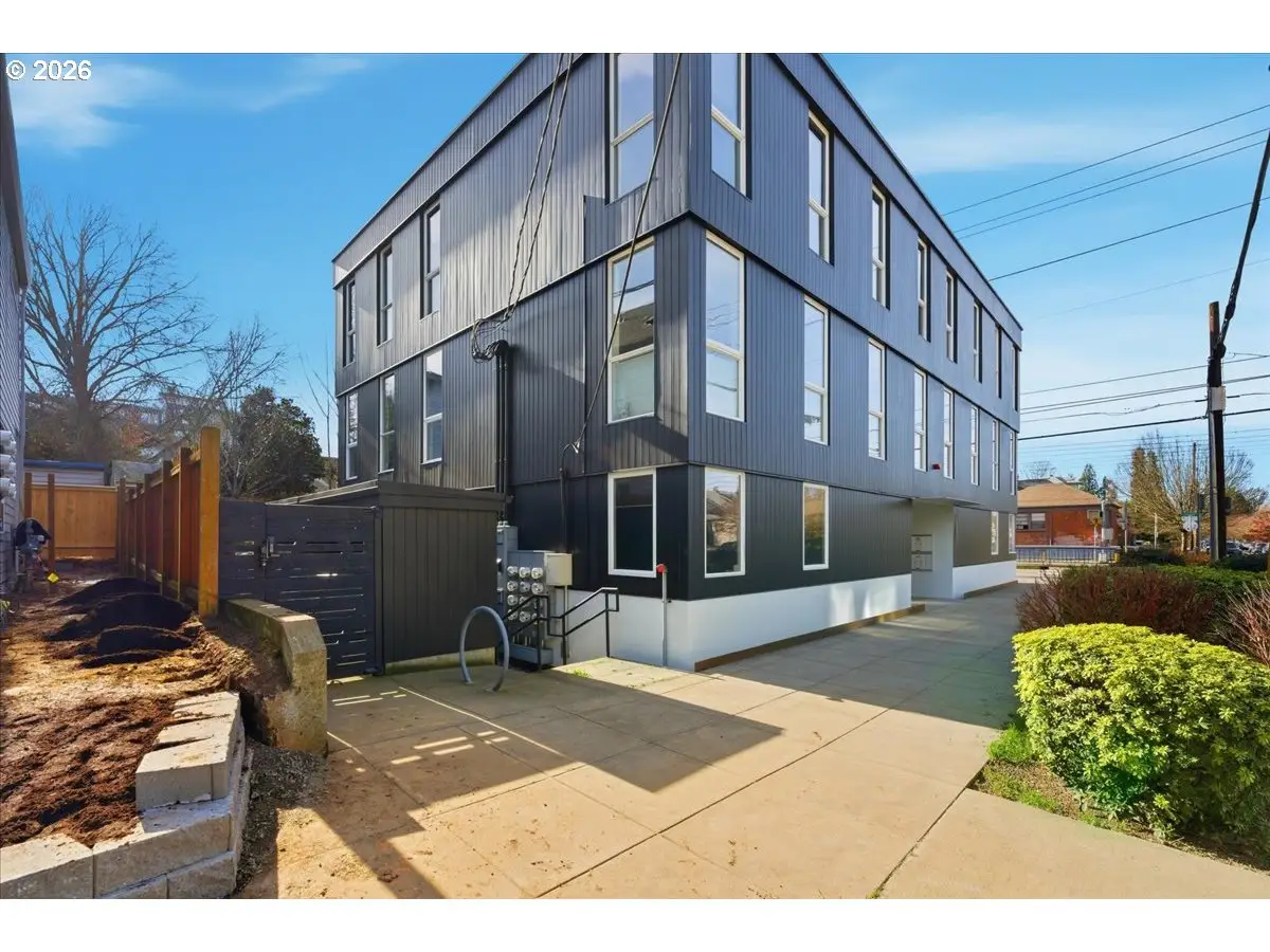 1480 N Jarrett St #204, Portland, OR 97217 - #1